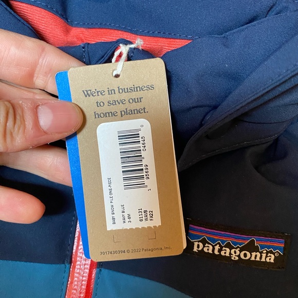 Patagonia snowpile snowsuit 3-6M with tags - Picture 2 of 3